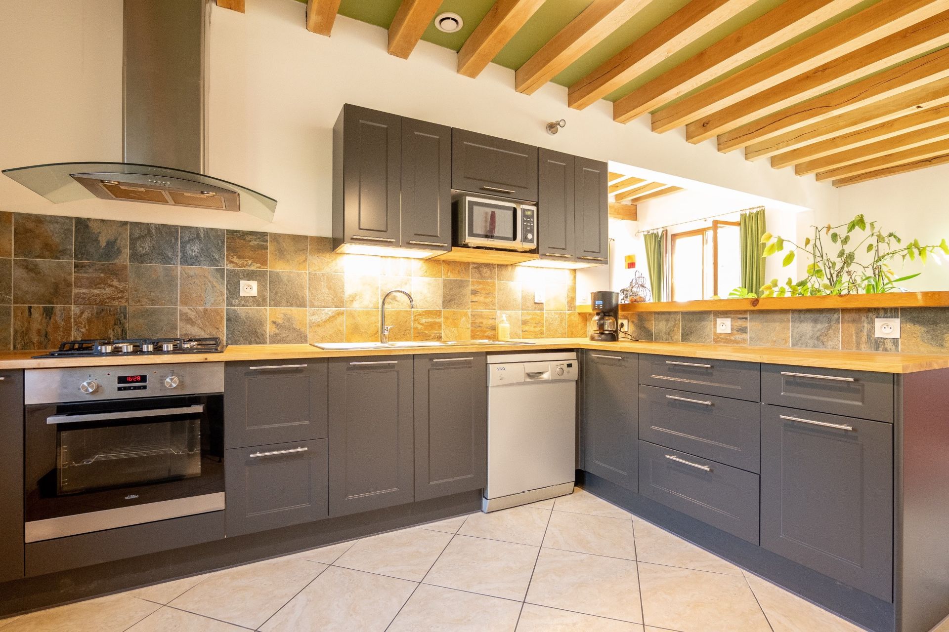 contemporary house 10 rooms for sale on LISLE (41100)