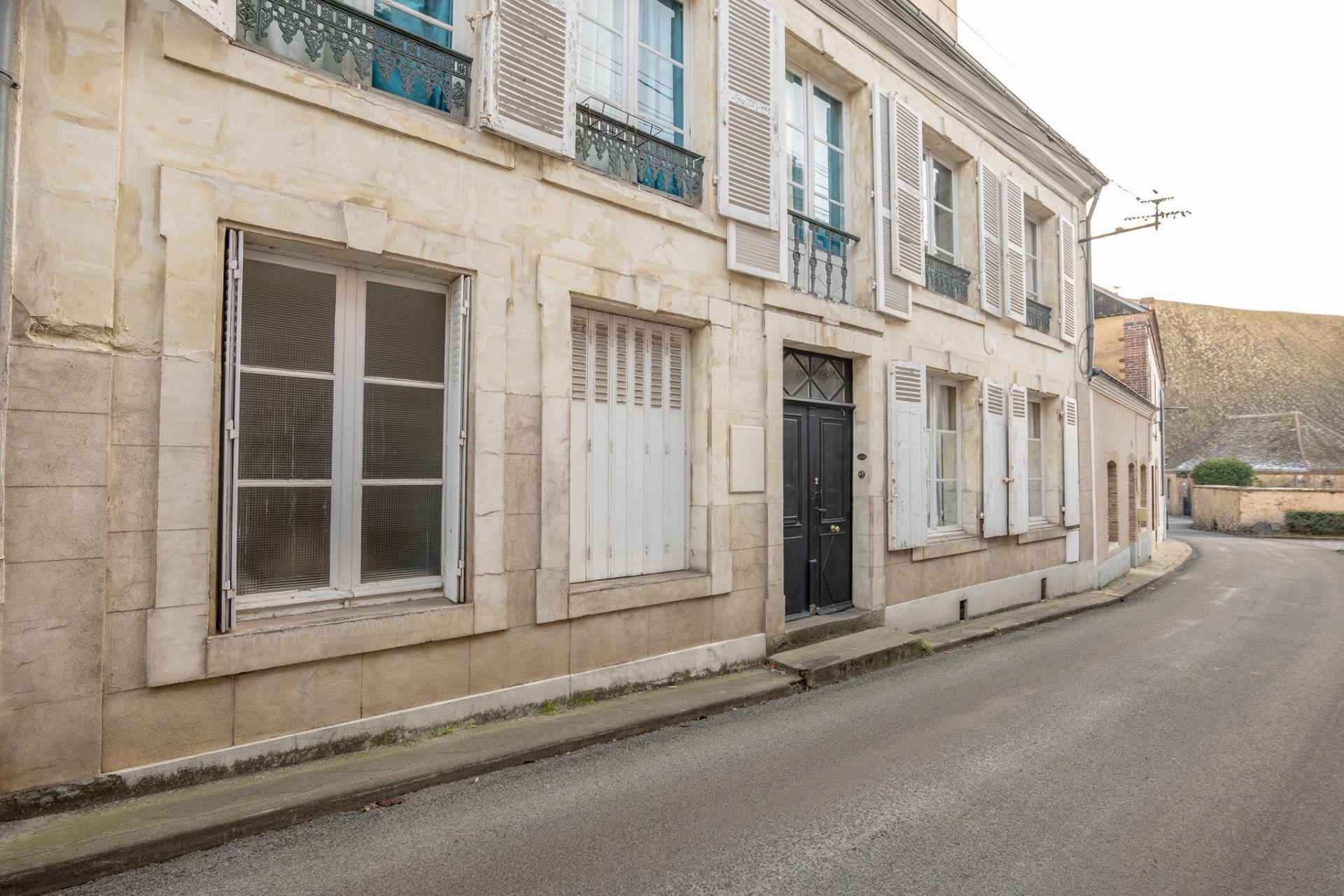 townhouse 8 rooms for sale on MONDOUBLEAU (41170)