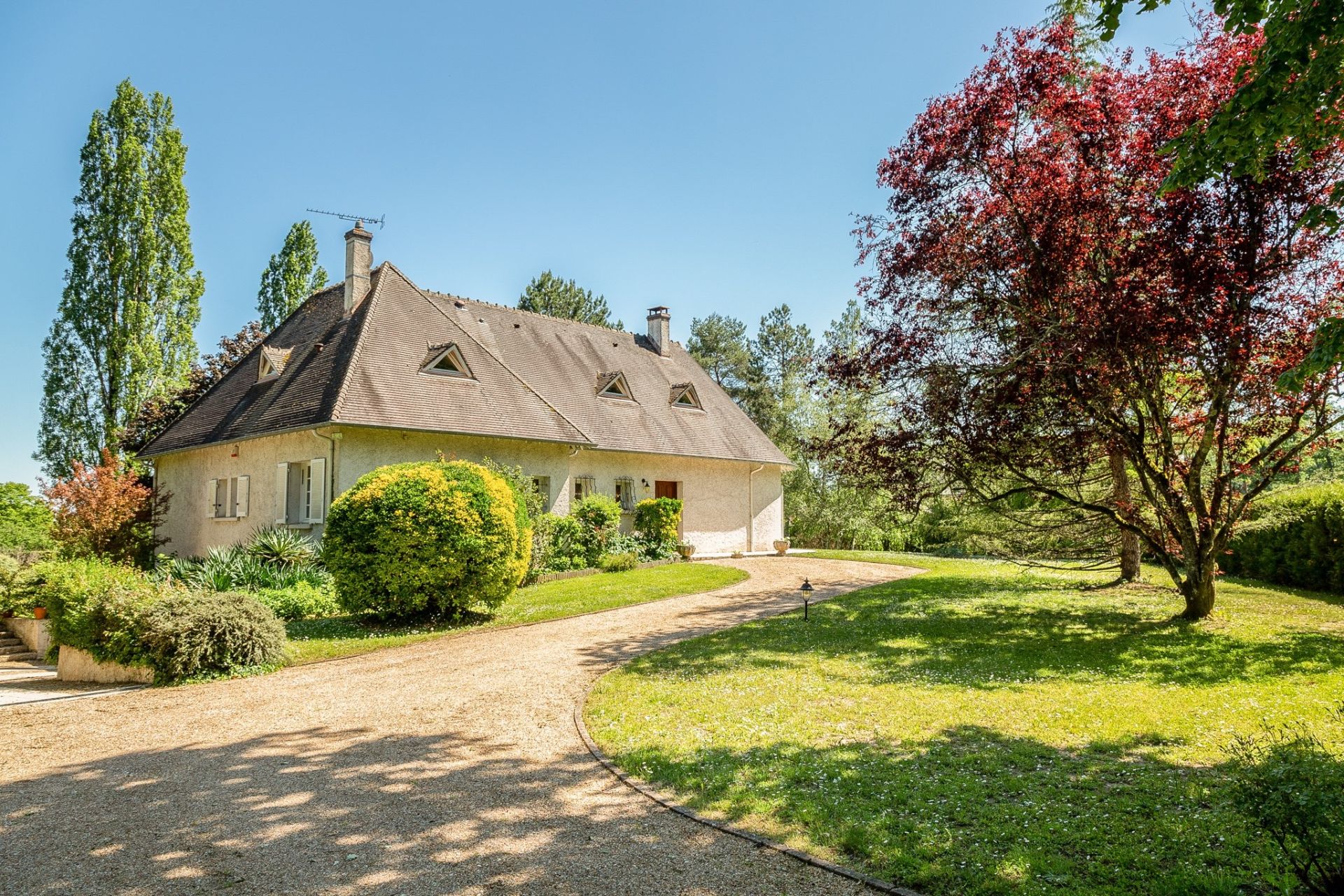 contemporary house 6 rooms for sale on BLOIS (41000)