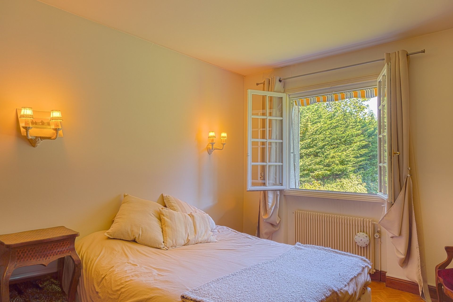 contemporary house 6 rooms for sale on BLOIS (41000)