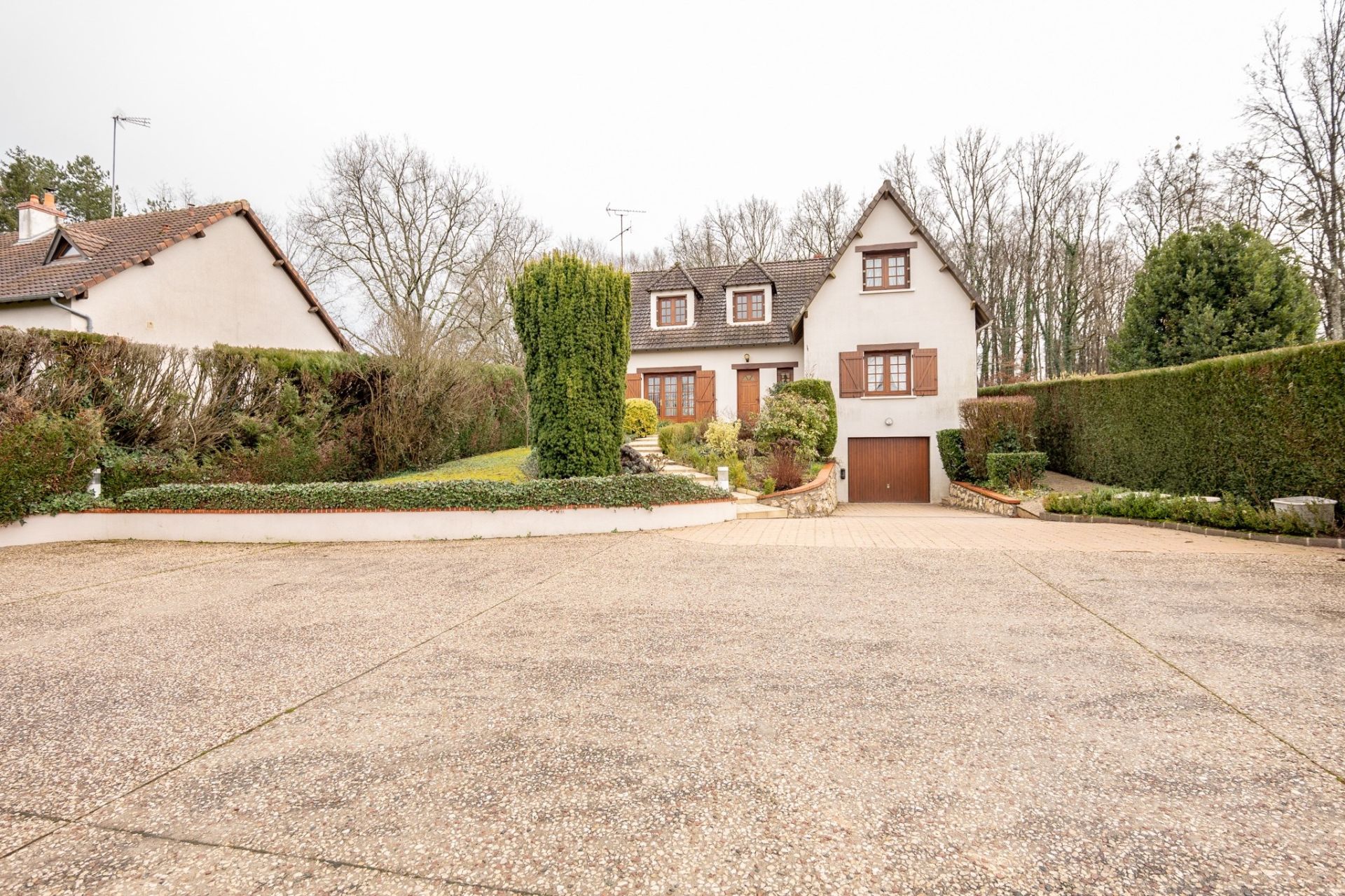 contemporary house 8 rooms for sale on CELLETTES (41120)