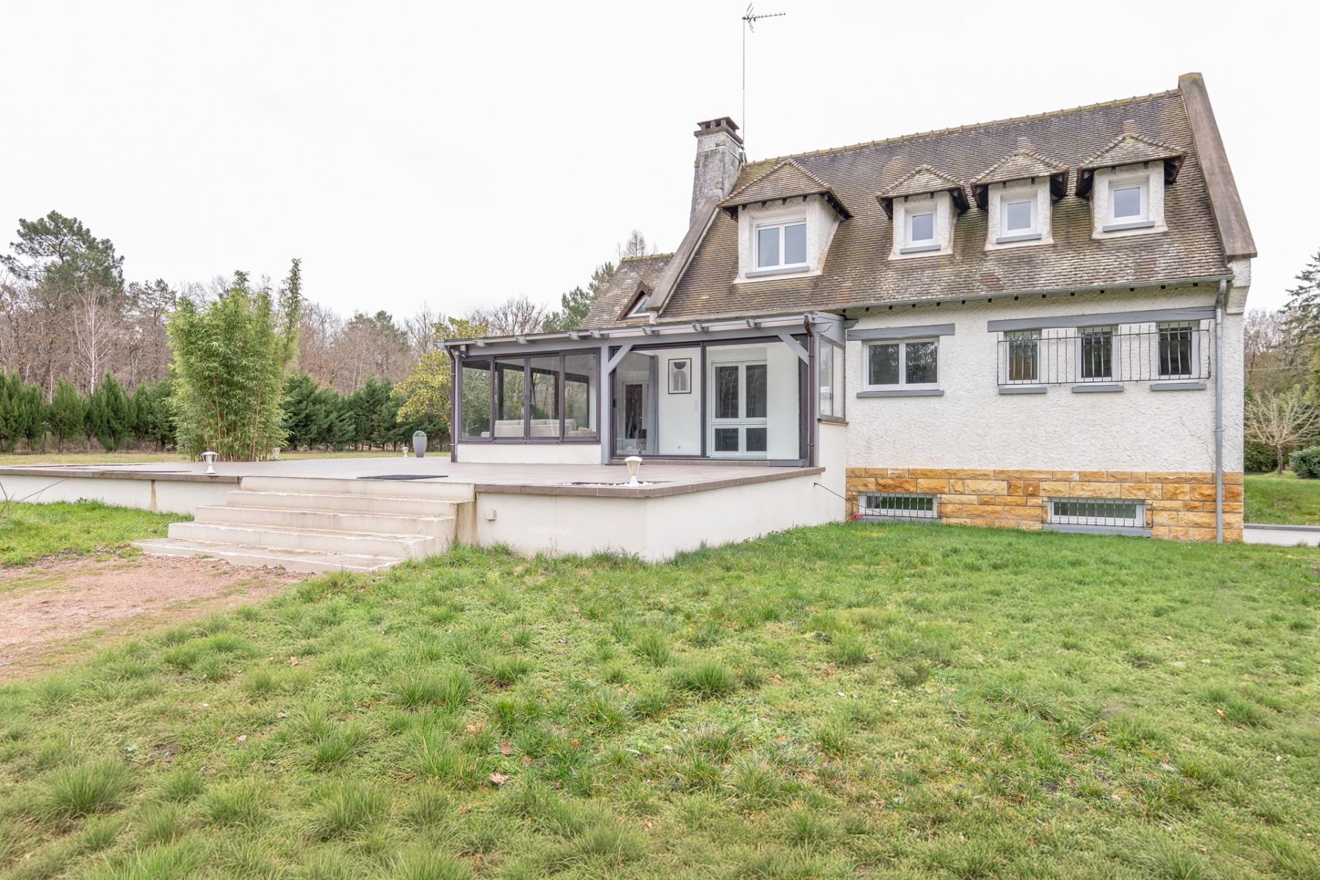 contemporary house 7 rooms for sale on ROMORANTIN LANTHENAY (41200)