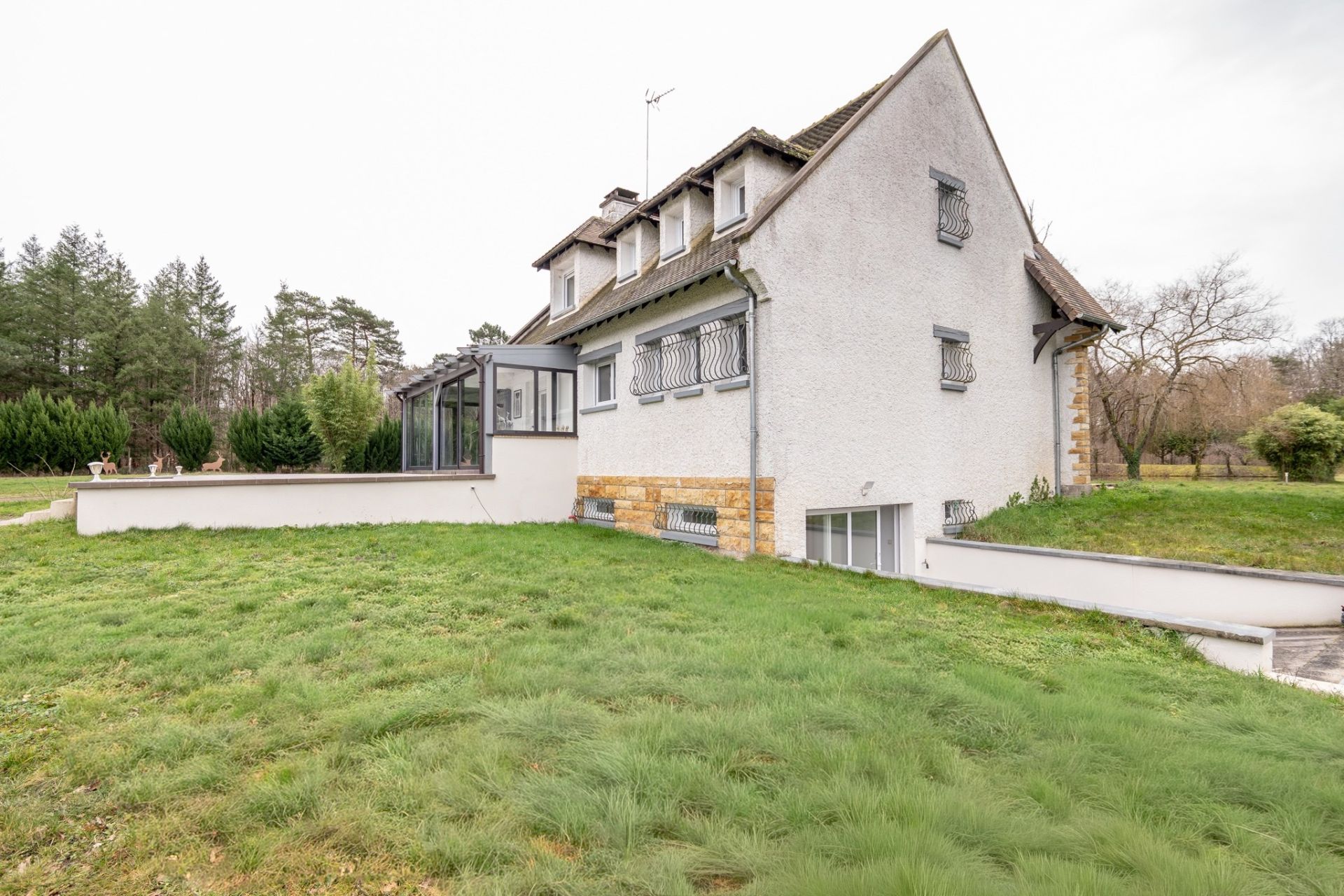 contemporary house 7 rooms for sale on ROMORANTIN LANTHENAY (41200)