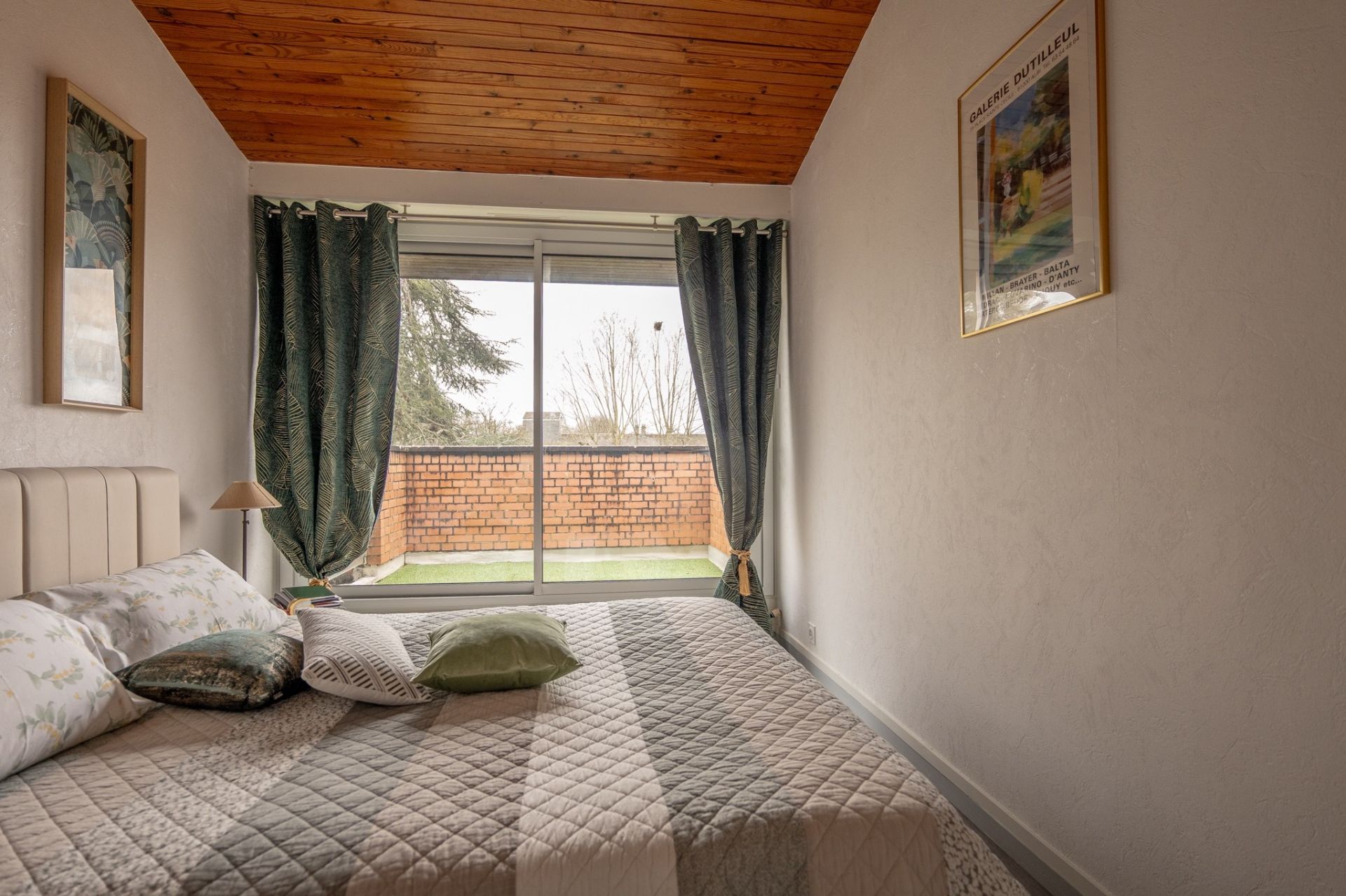 apartment 4 rooms for sale on BLOIS (41000)