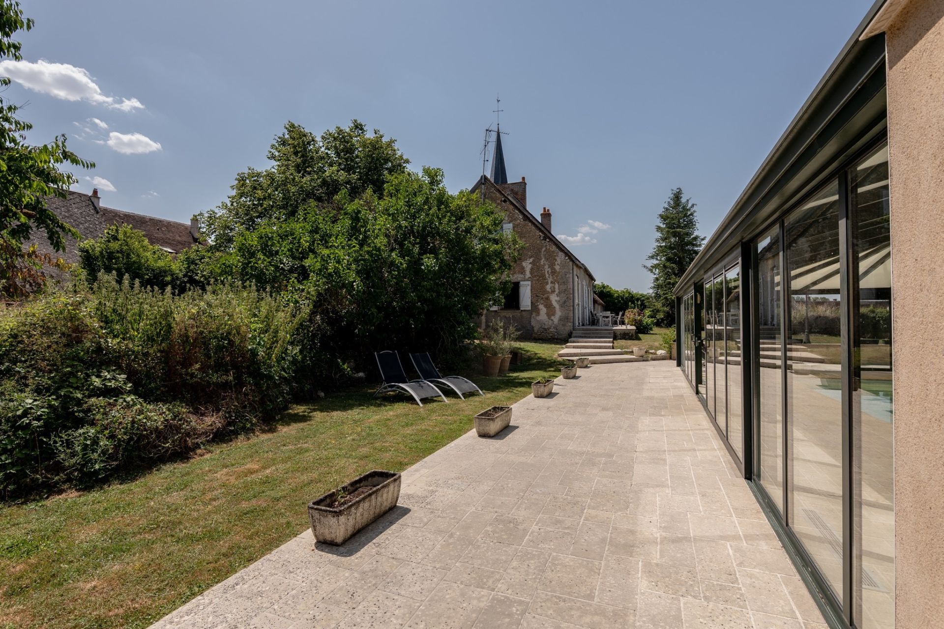monastery 6 rooms for sale on CLOYES LES TROIS RIVIERES (28220)