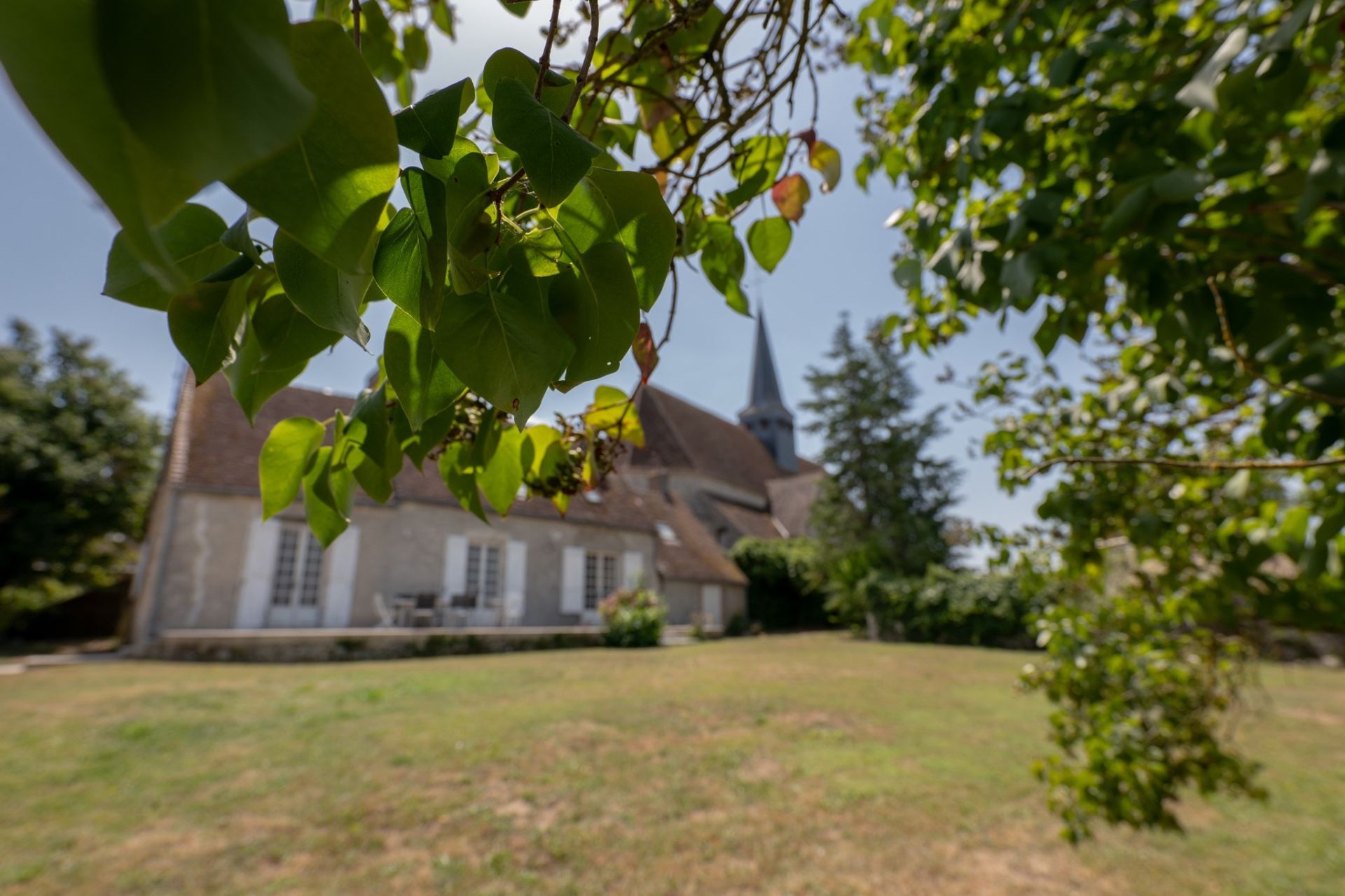 monastery 6 rooms for sale on CLOYES LES TROIS RIVIERES (28220)