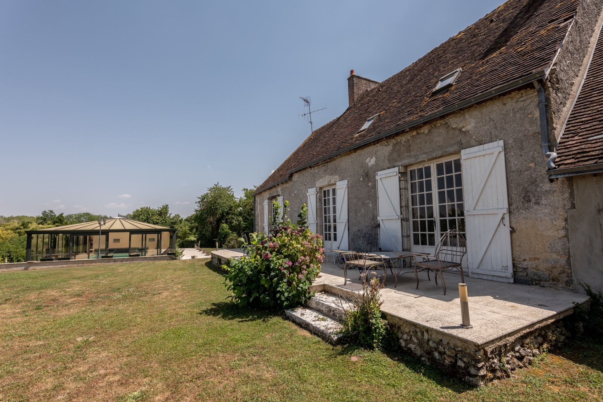monastery 6 rooms for sale on CLOYES LES TROIS RIVIERES (28220)