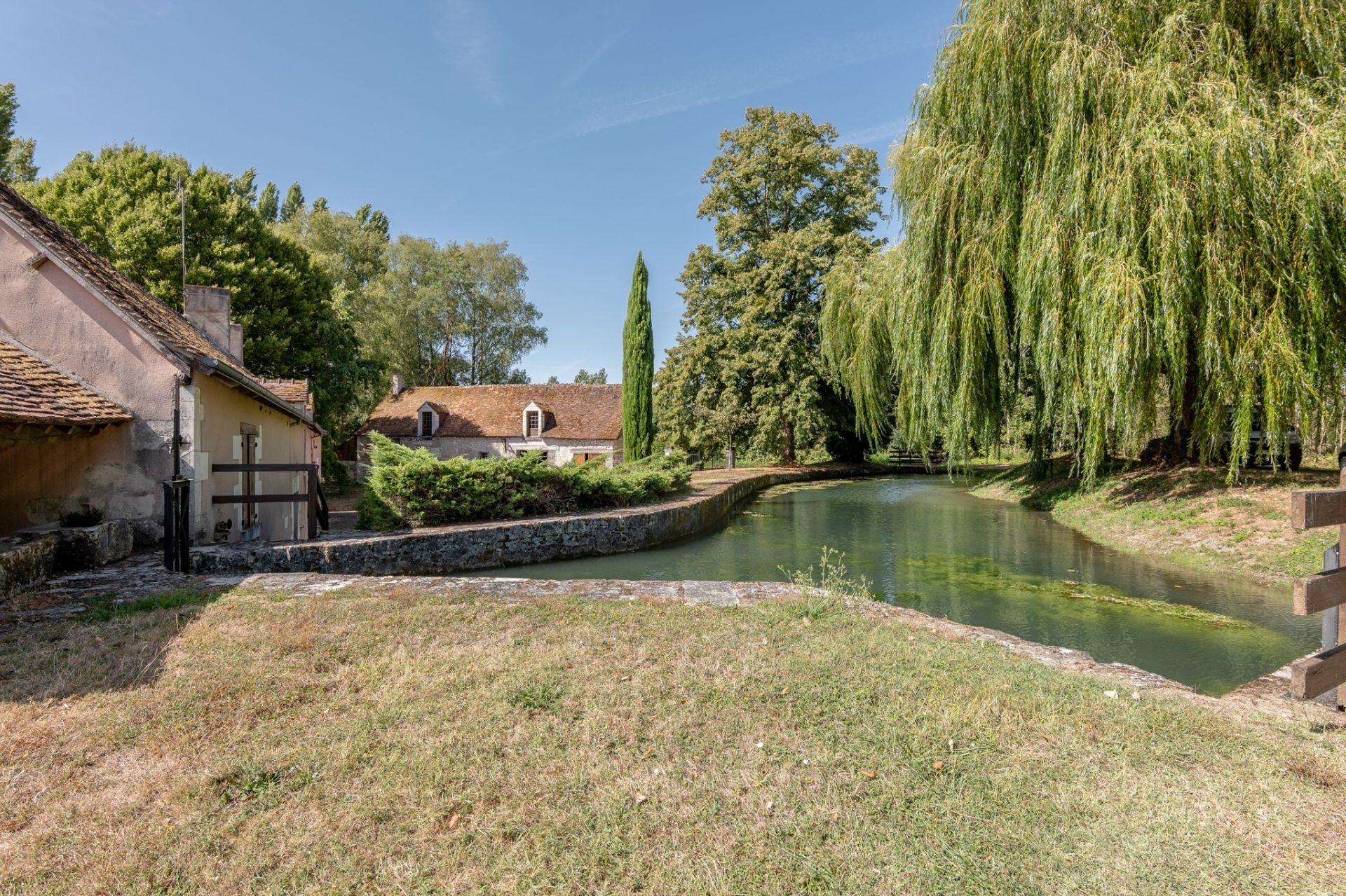moulin 6 pièces en vente sur VILLEGOUIN (36500)