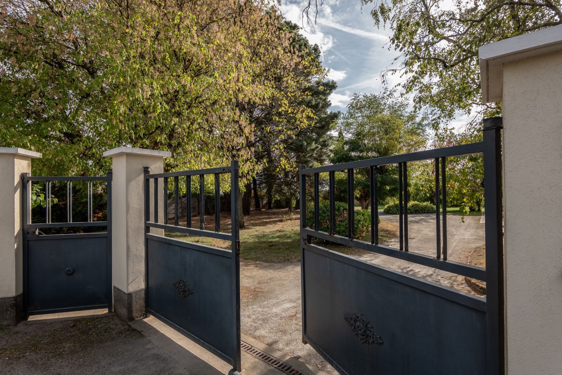 traditional house 6 rooms for sale on LE CELLIER (44850)