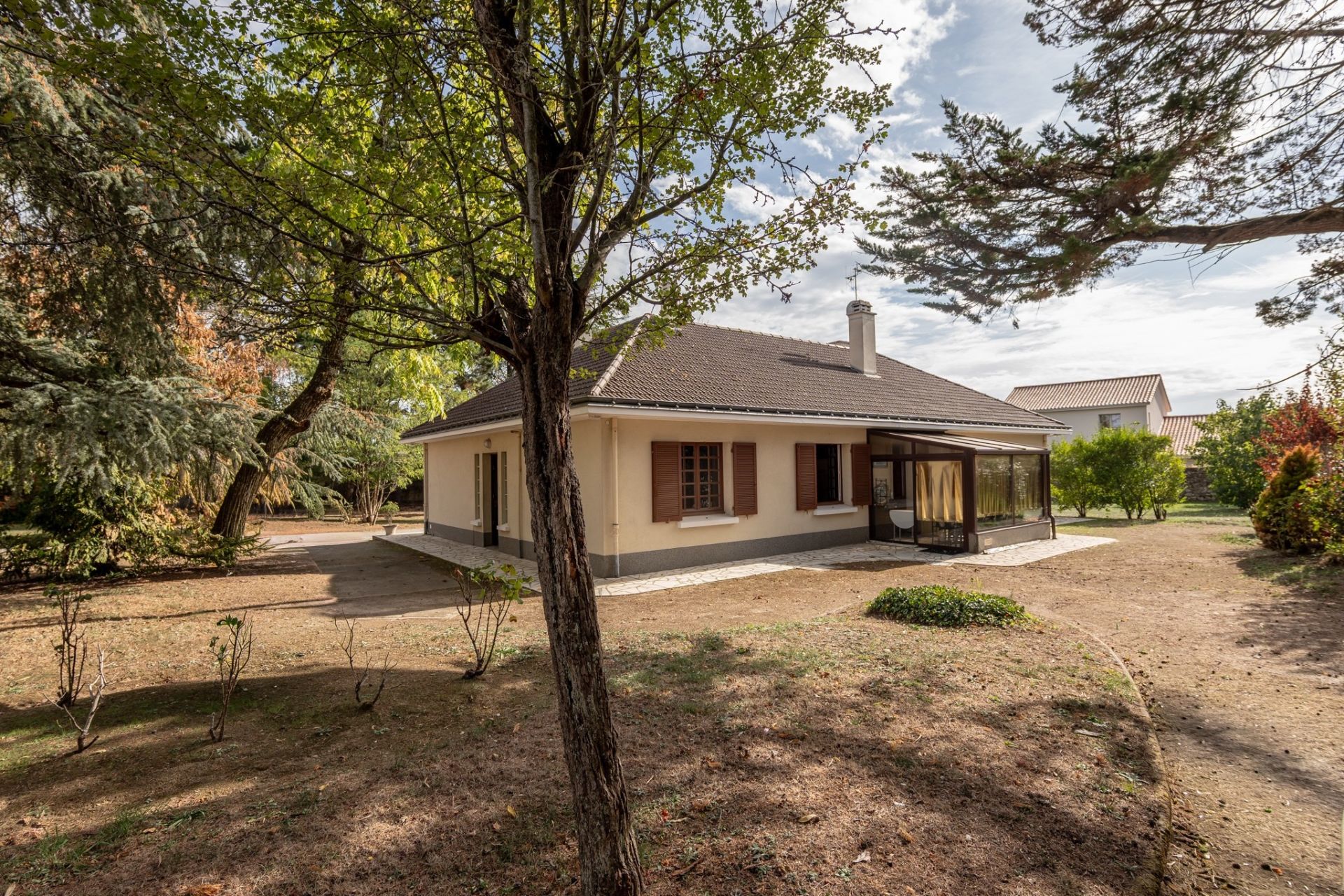 traditional house 6 rooms for sale on LE CELLIER (44850)