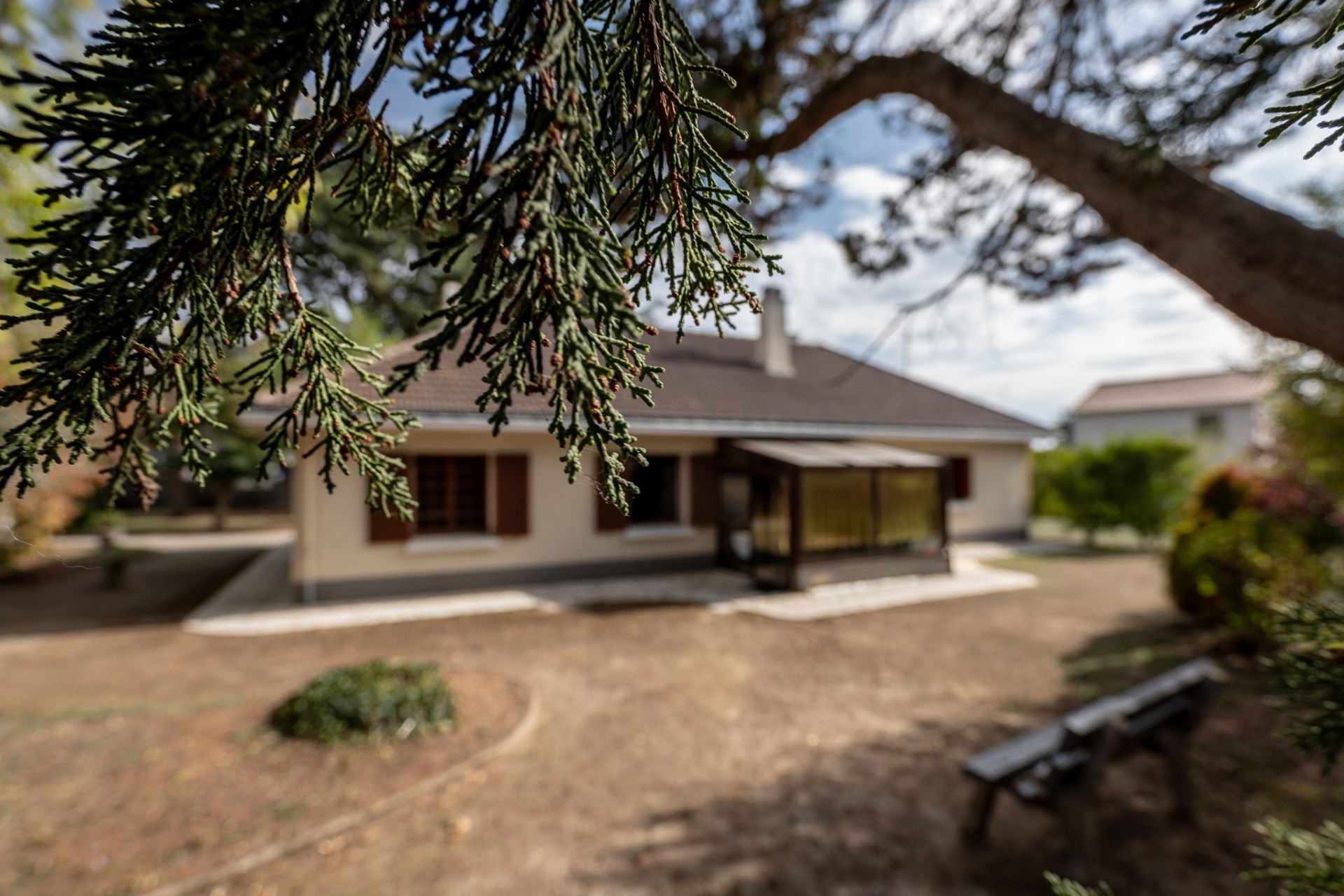 traditional house 6 rooms for sale on LE CELLIER (44850)