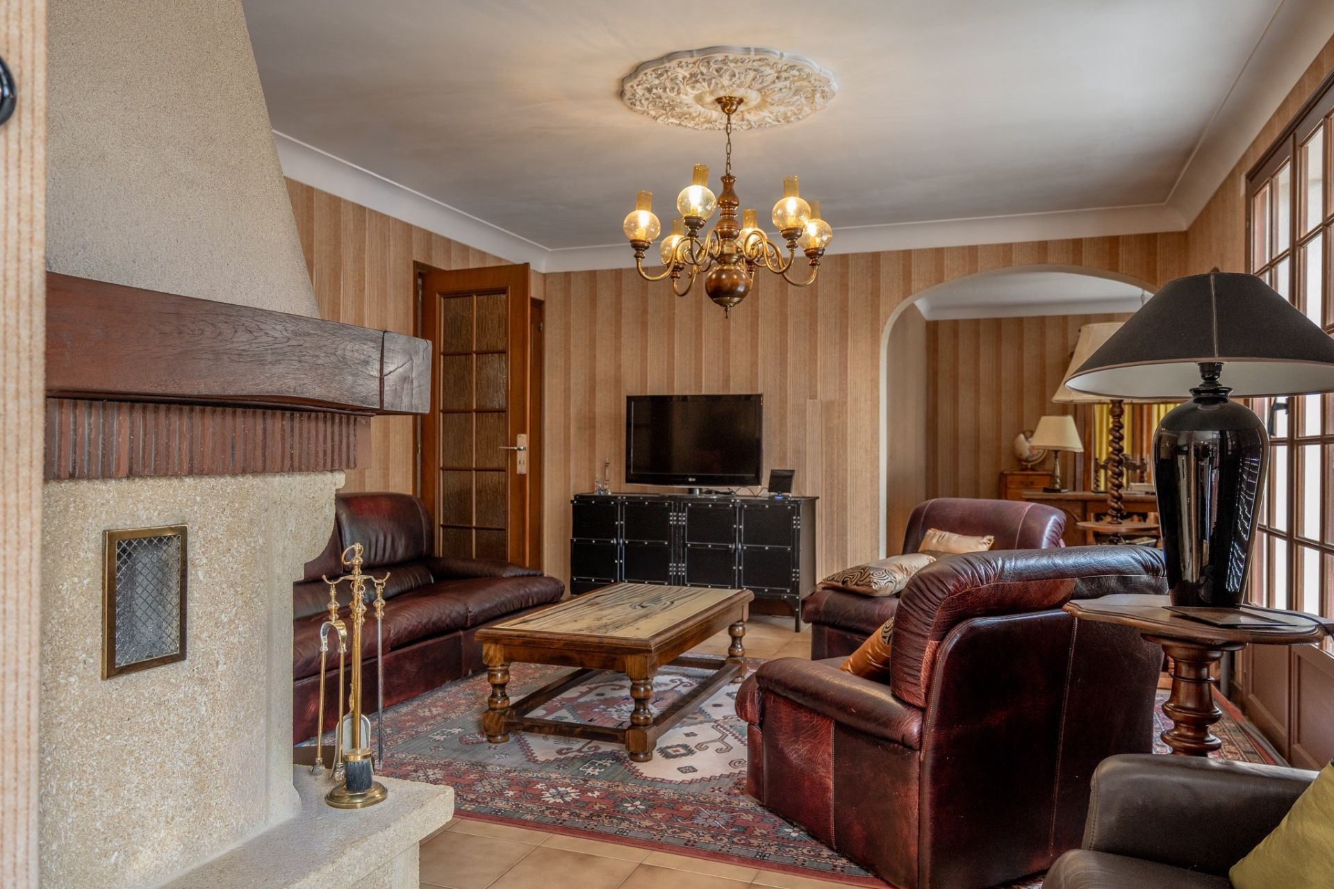 traditional house 6 rooms for sale on LE CELLIER (44850)