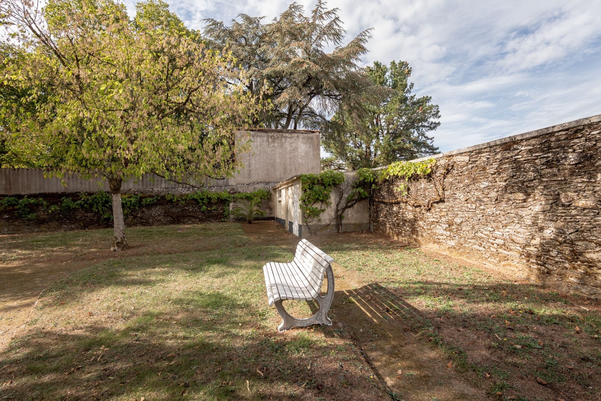 traditional house 6 rooms for sale on LE CELLIER (44850)