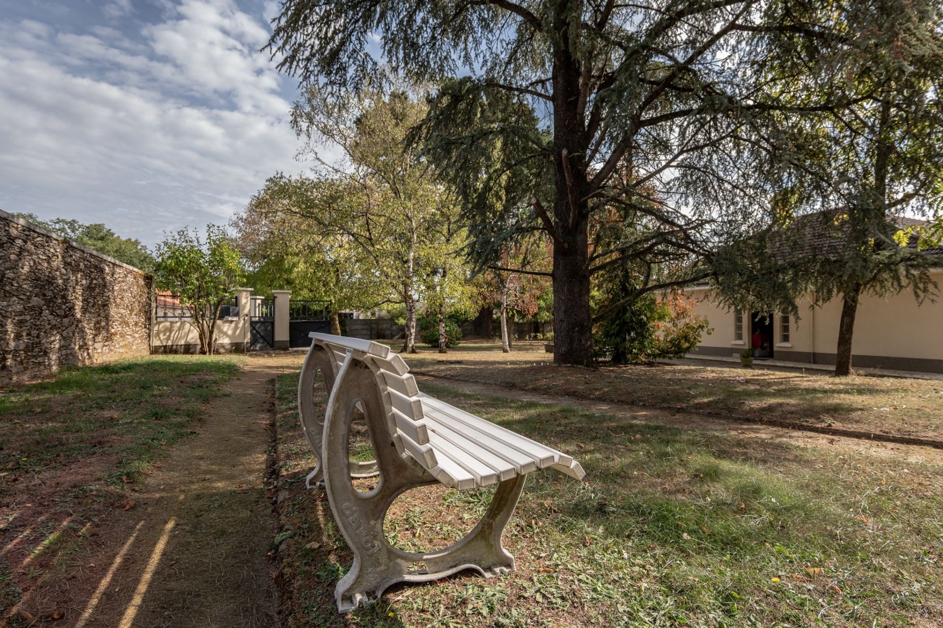 traditional house 6 rooms for sale on LE CELLIER (44850)