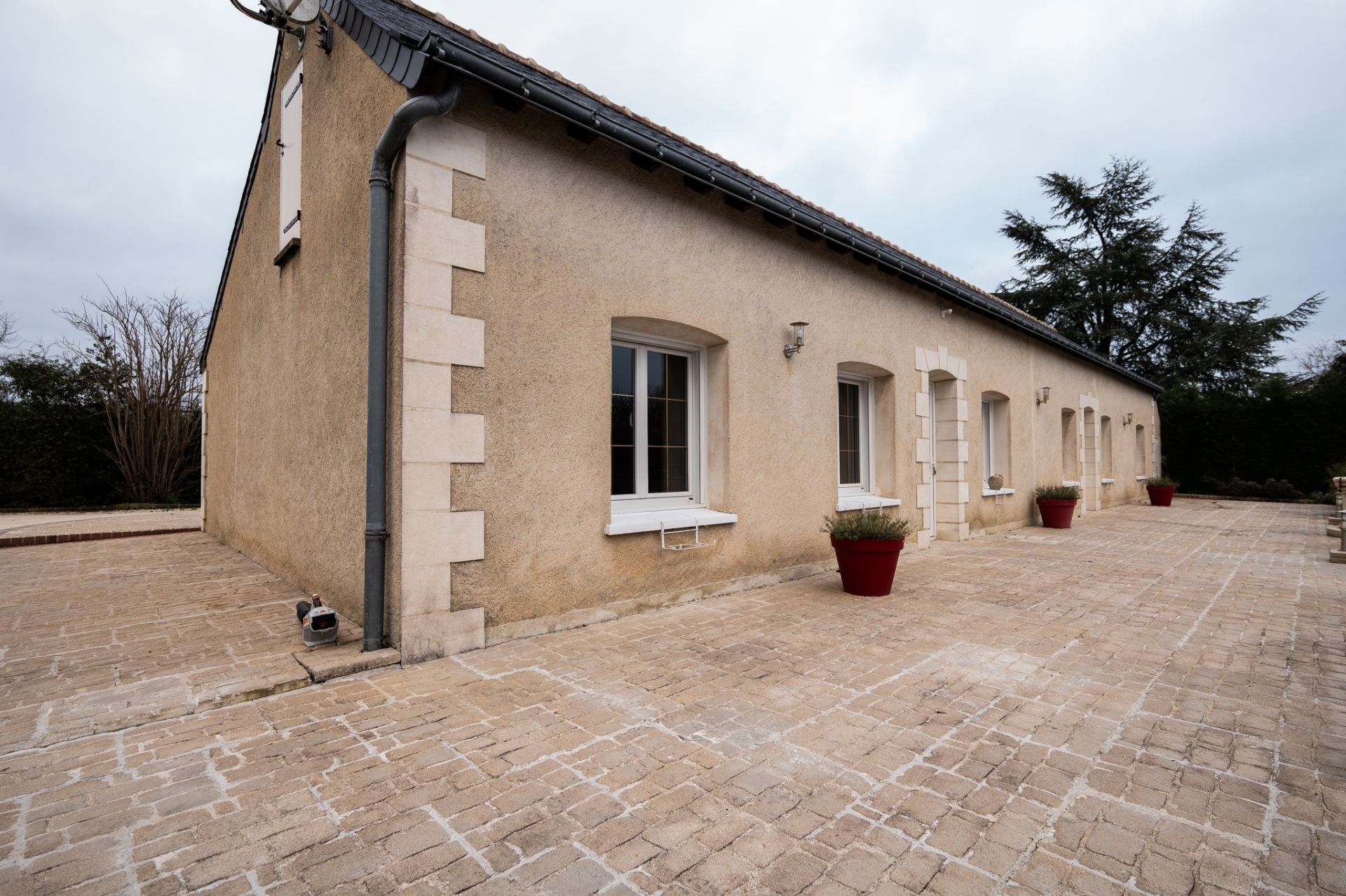 long house 8 rooms for sale on ST ROCH (37390)