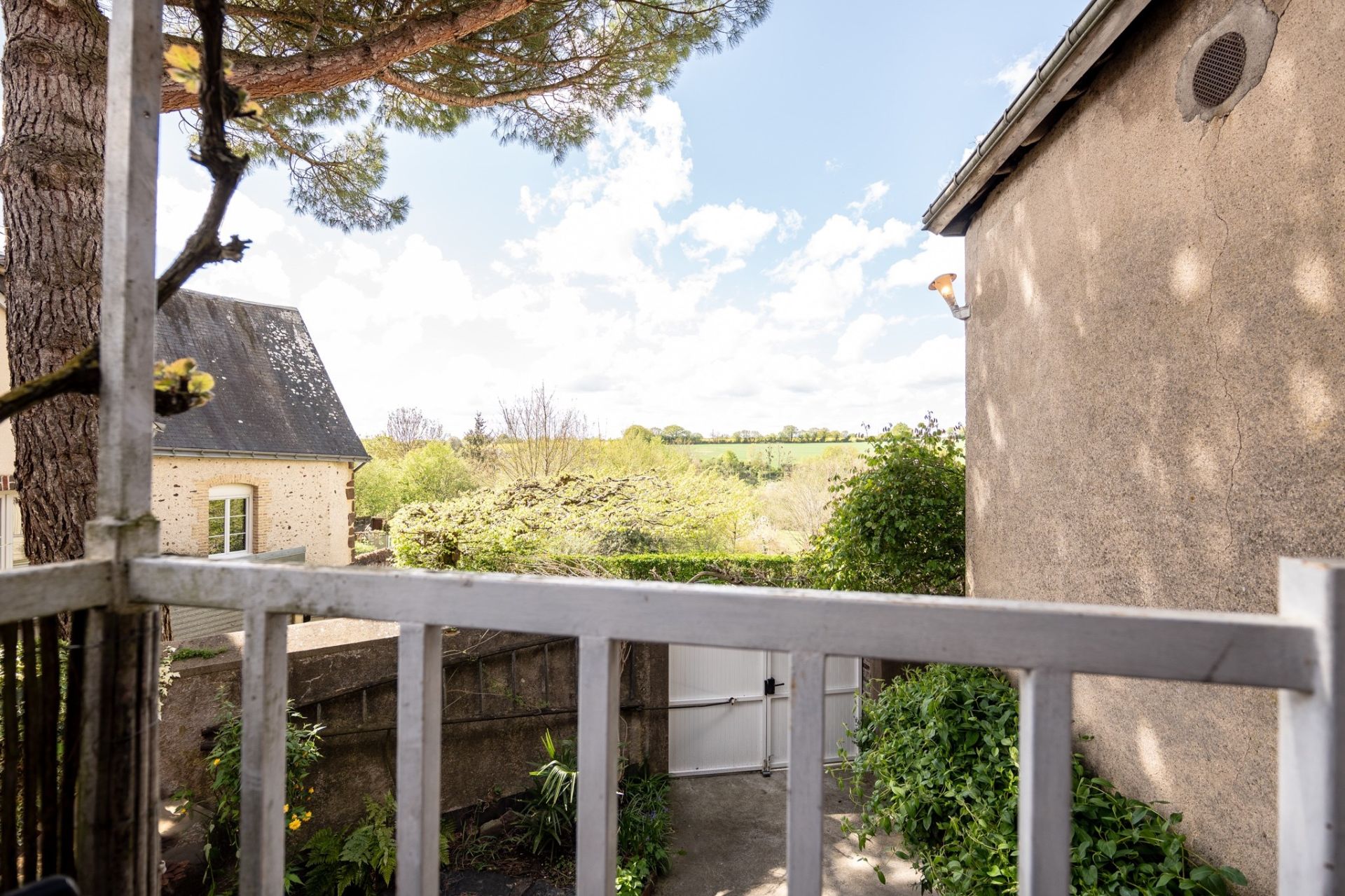 townhouse 6 rooms for sale on MONDOUBLEAU (41170)