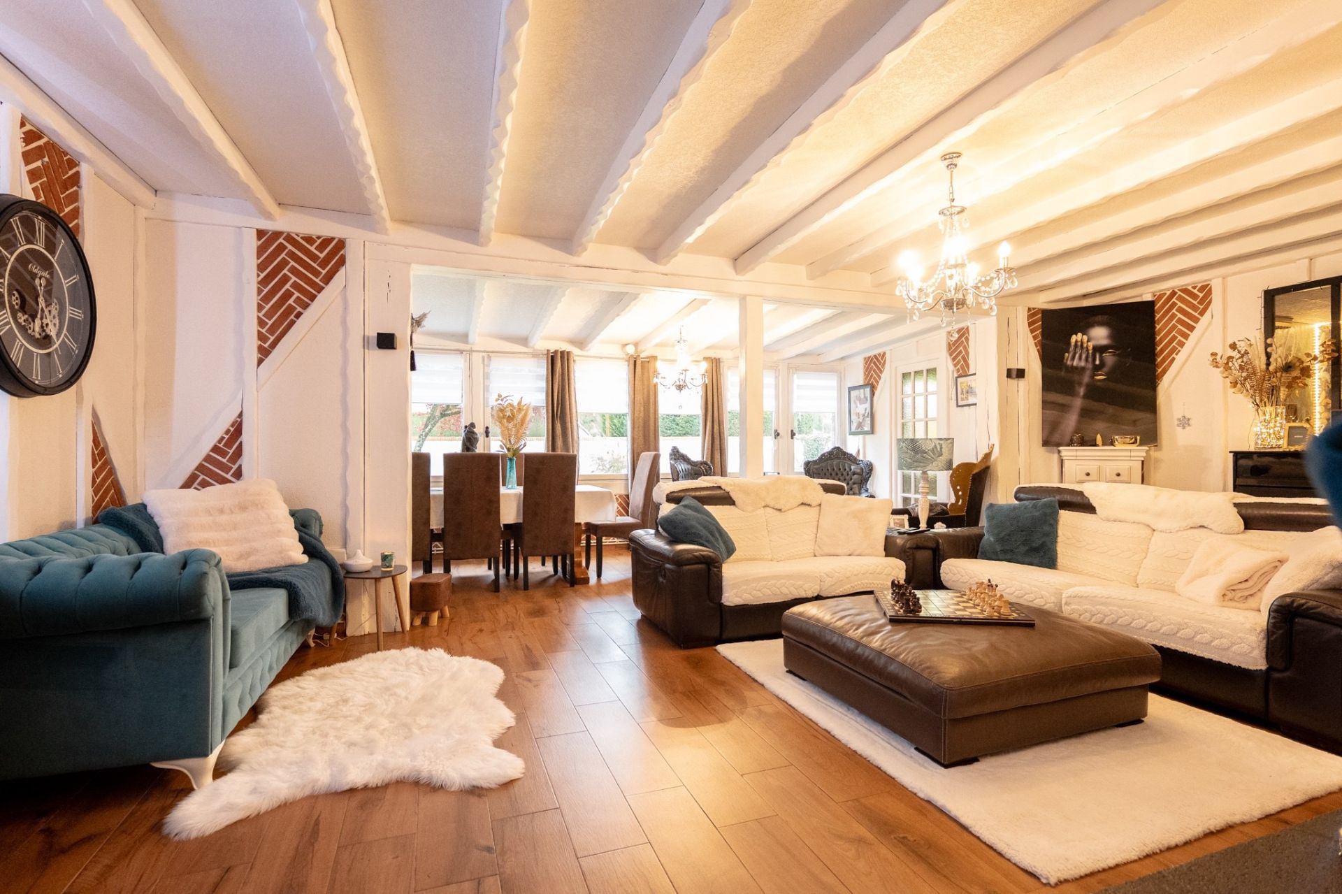 contemporary house 9 rooms for sale on CHABRIS (36210)