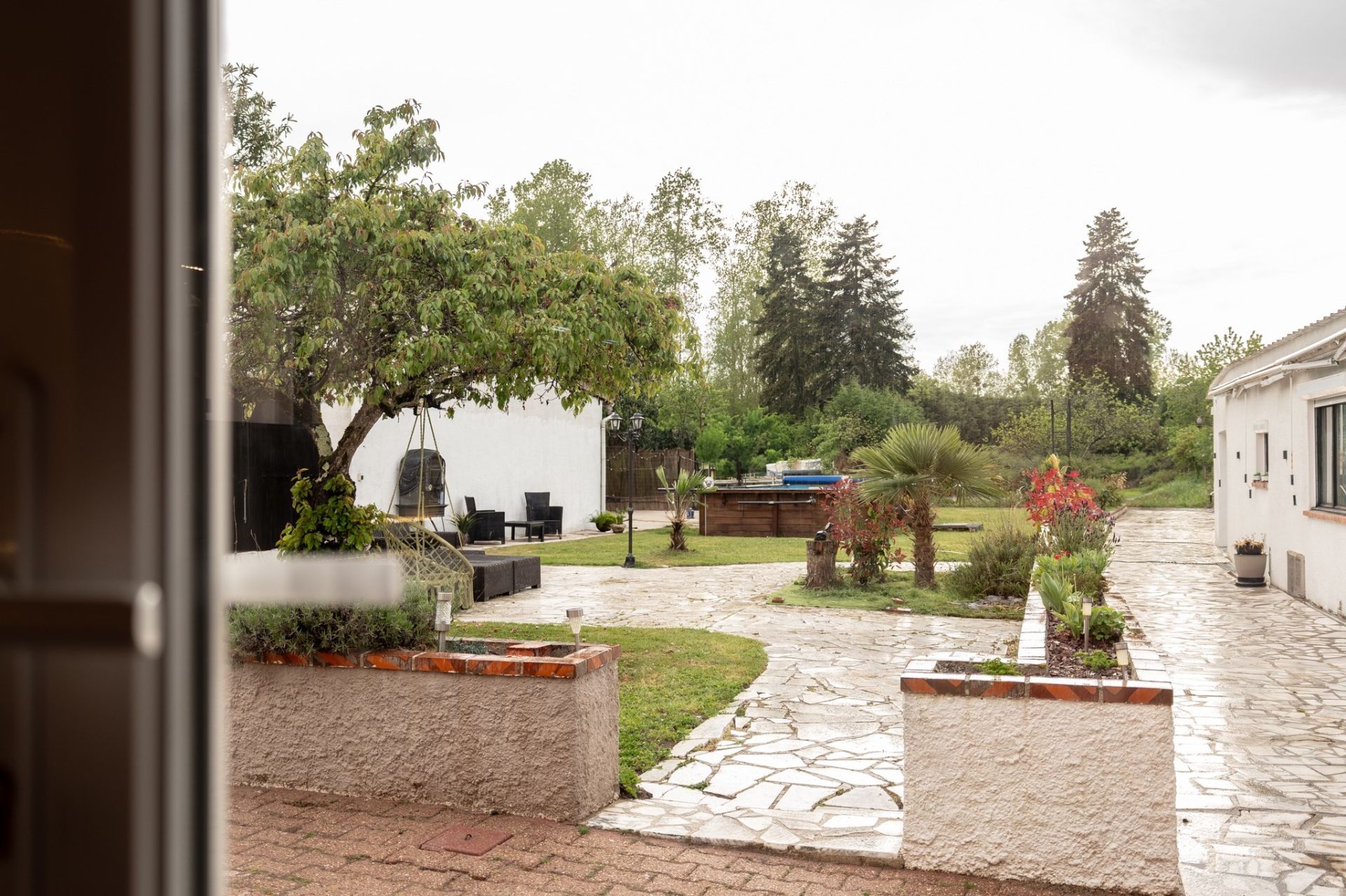 contemporary house 9 rooms for sale on CHABRIS (36210)