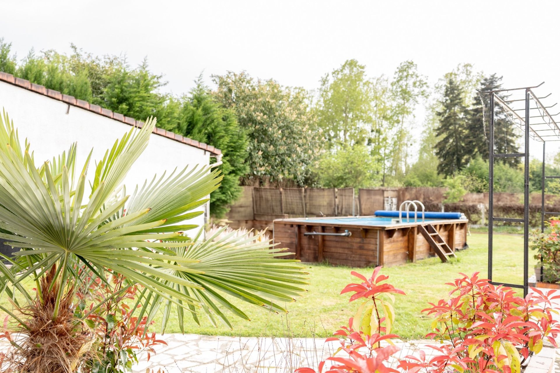 contemporary house 9 rooms for sale on CHABRIS (36210)