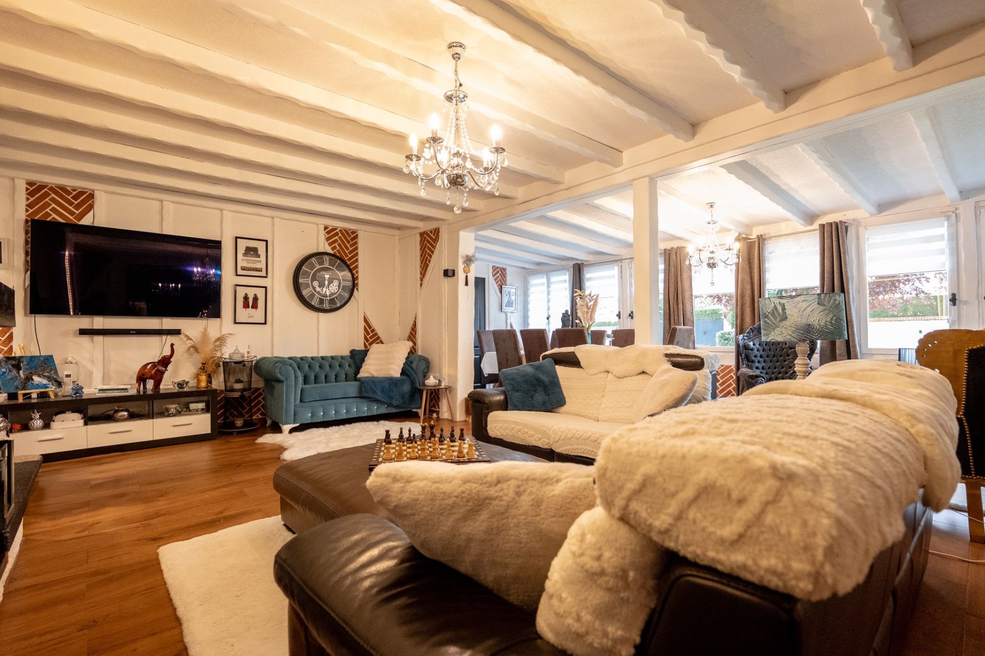 contemporary house 9 rooms for sale on CHABRIS (36210)