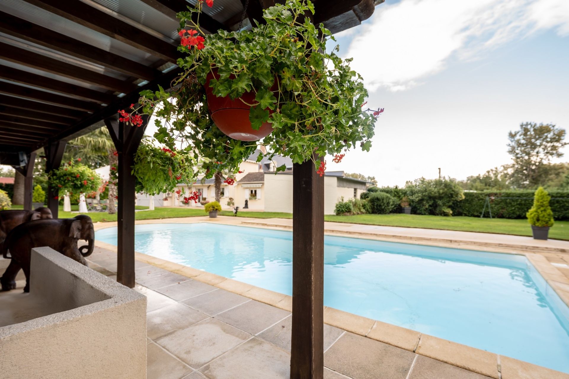 traditional house 5 rooms for sale on FRESNES (41700)