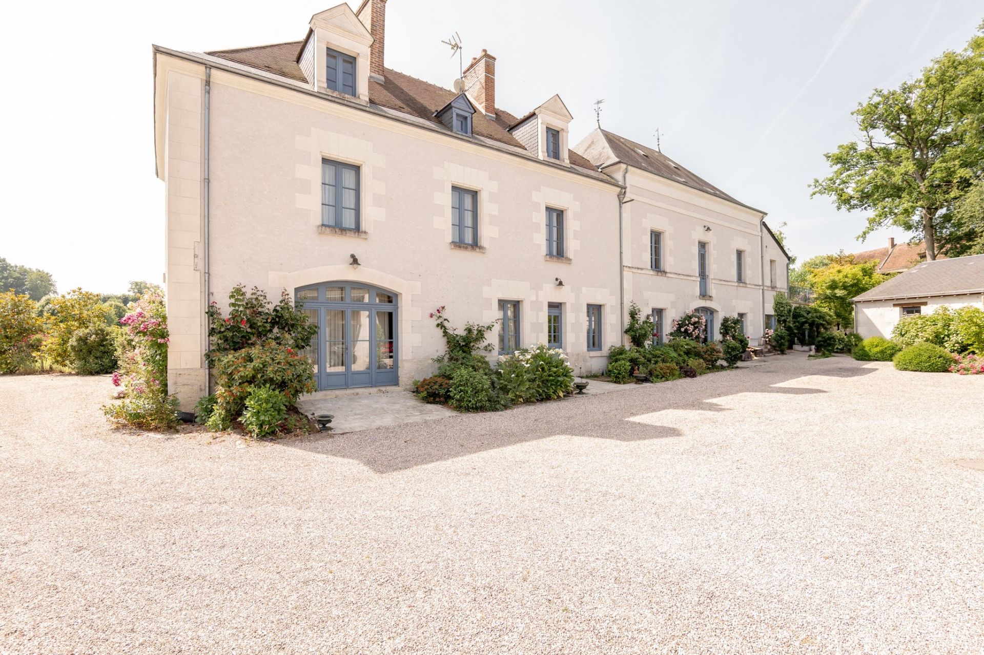mansion 11 rooms for sale on BLERE (37150)