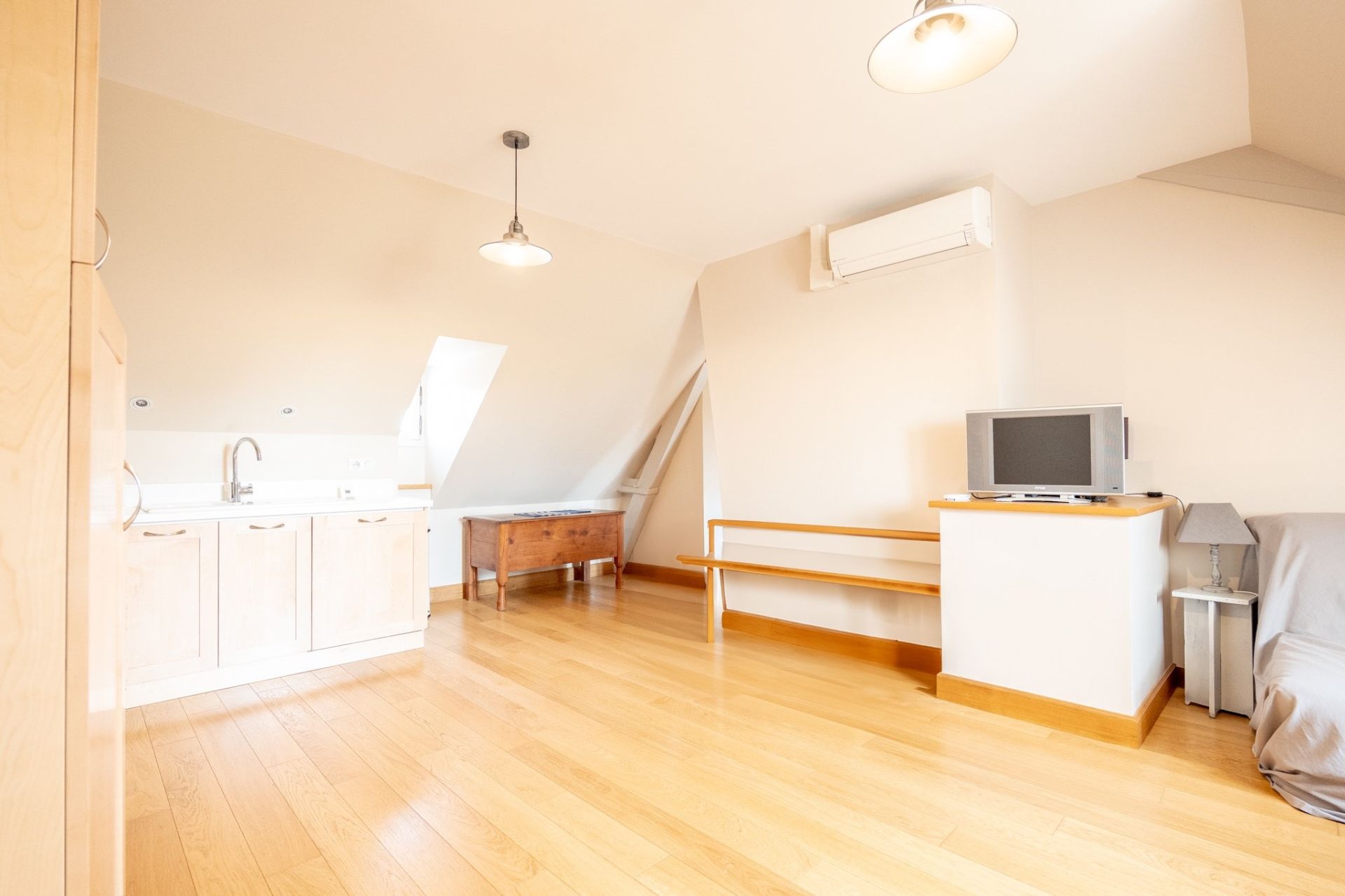 mill 8 rooms for sale on BLERE (37150)