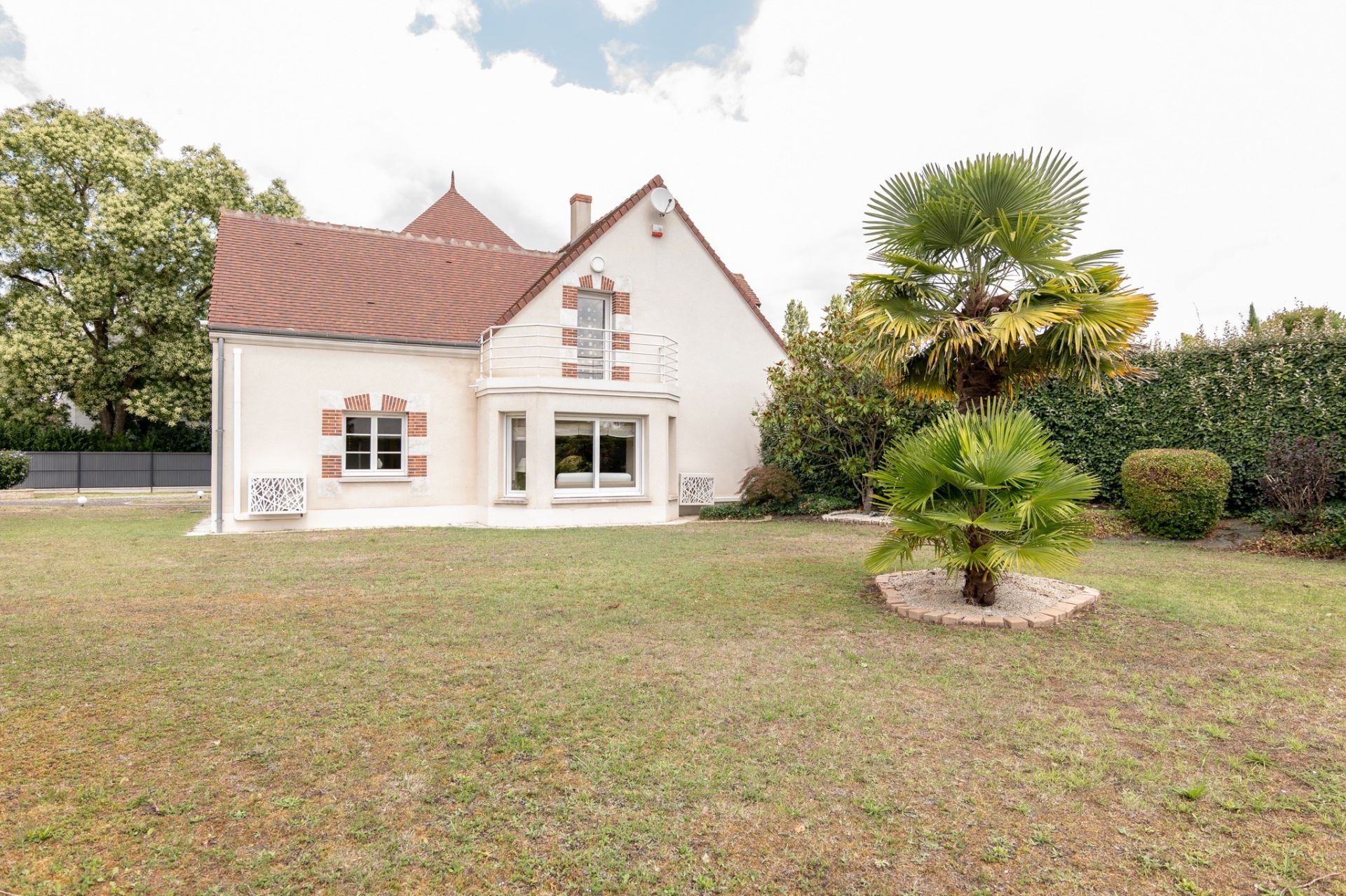 architect's house 7 rooms for sale on CHAILLES (41120)