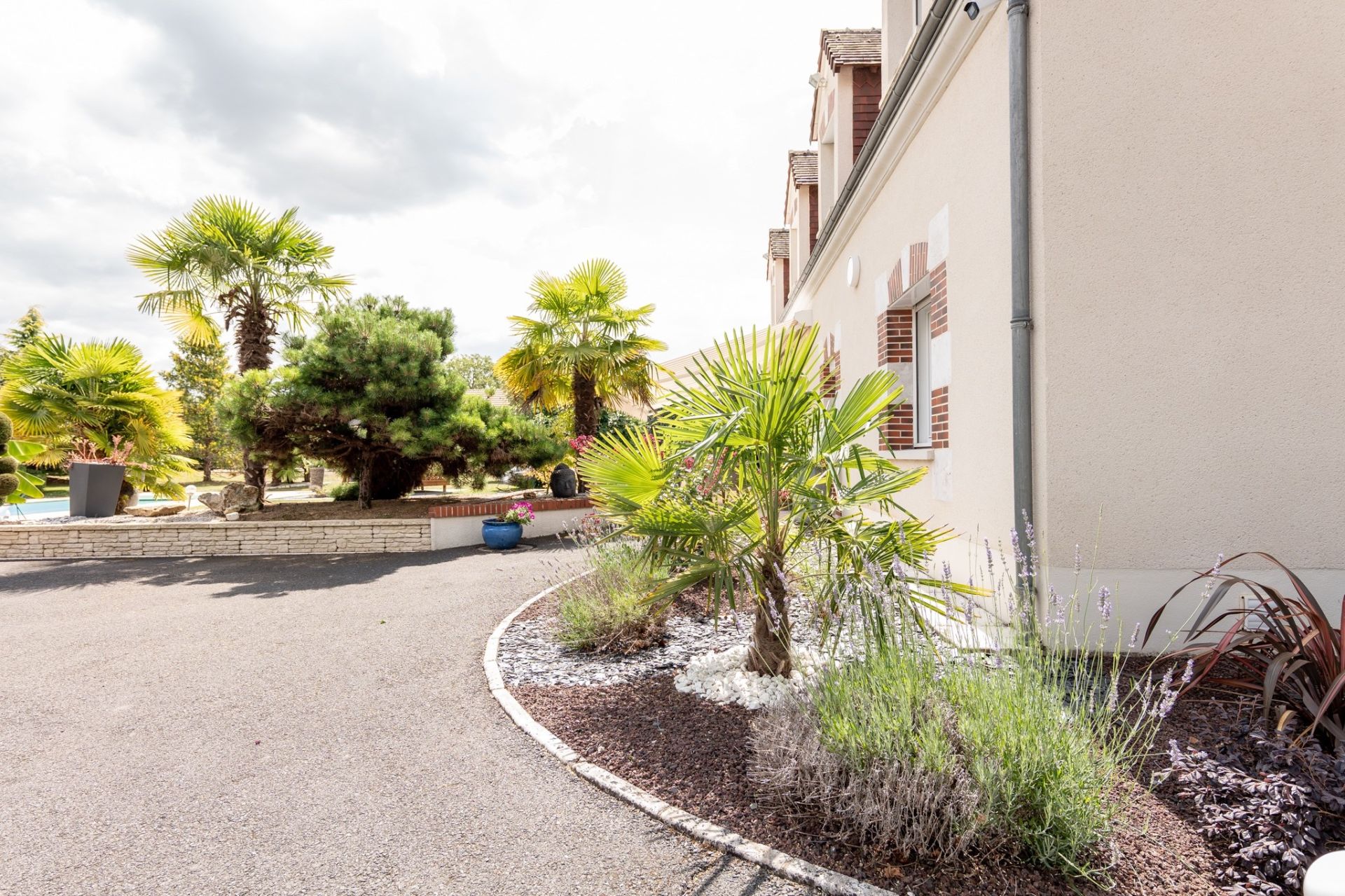architect's house 7 rooms for sale on CHAILLES (41120)