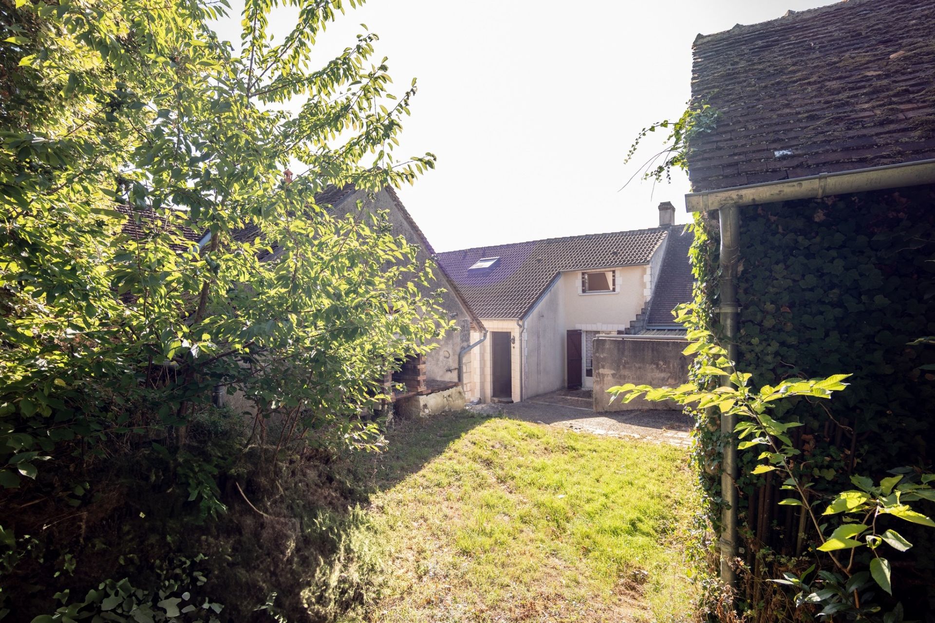 monastery 6 rooms for sale on AZE (41100)