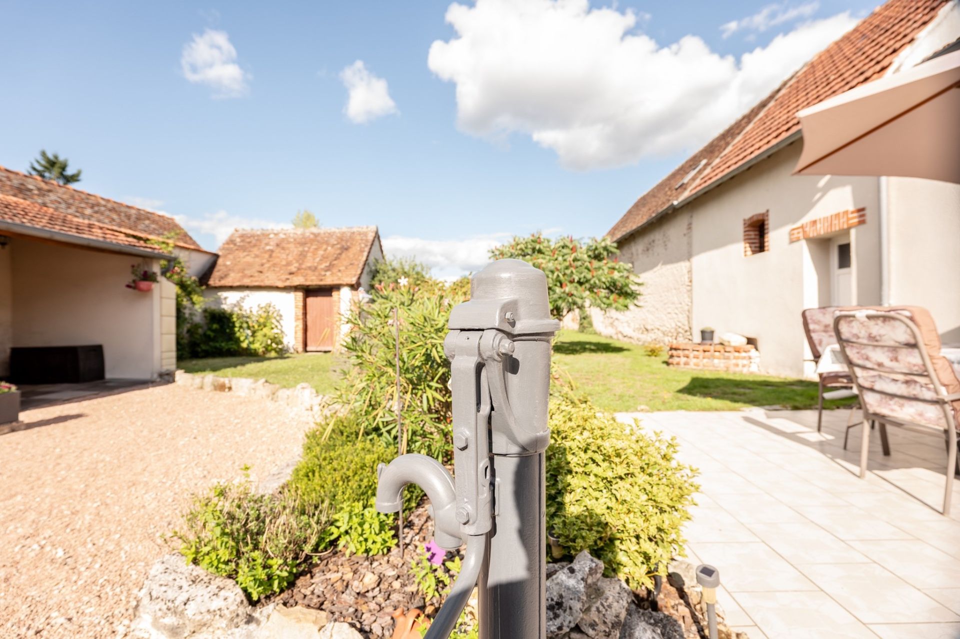townhouse 8 rooms for sale on ROMORANTIN LANTHENAY (41200)