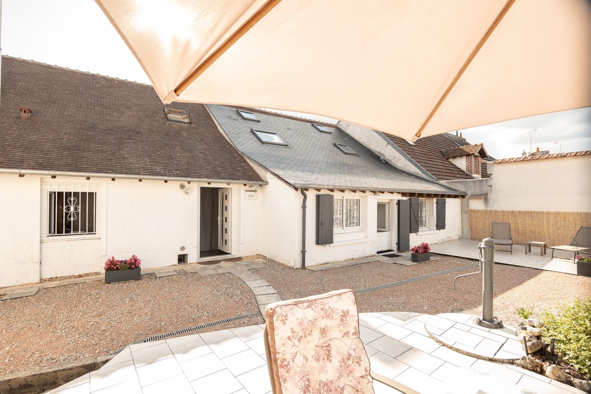 townhouse 8 rooms for sale on ROMORANTIN LANTHENAY (41200)