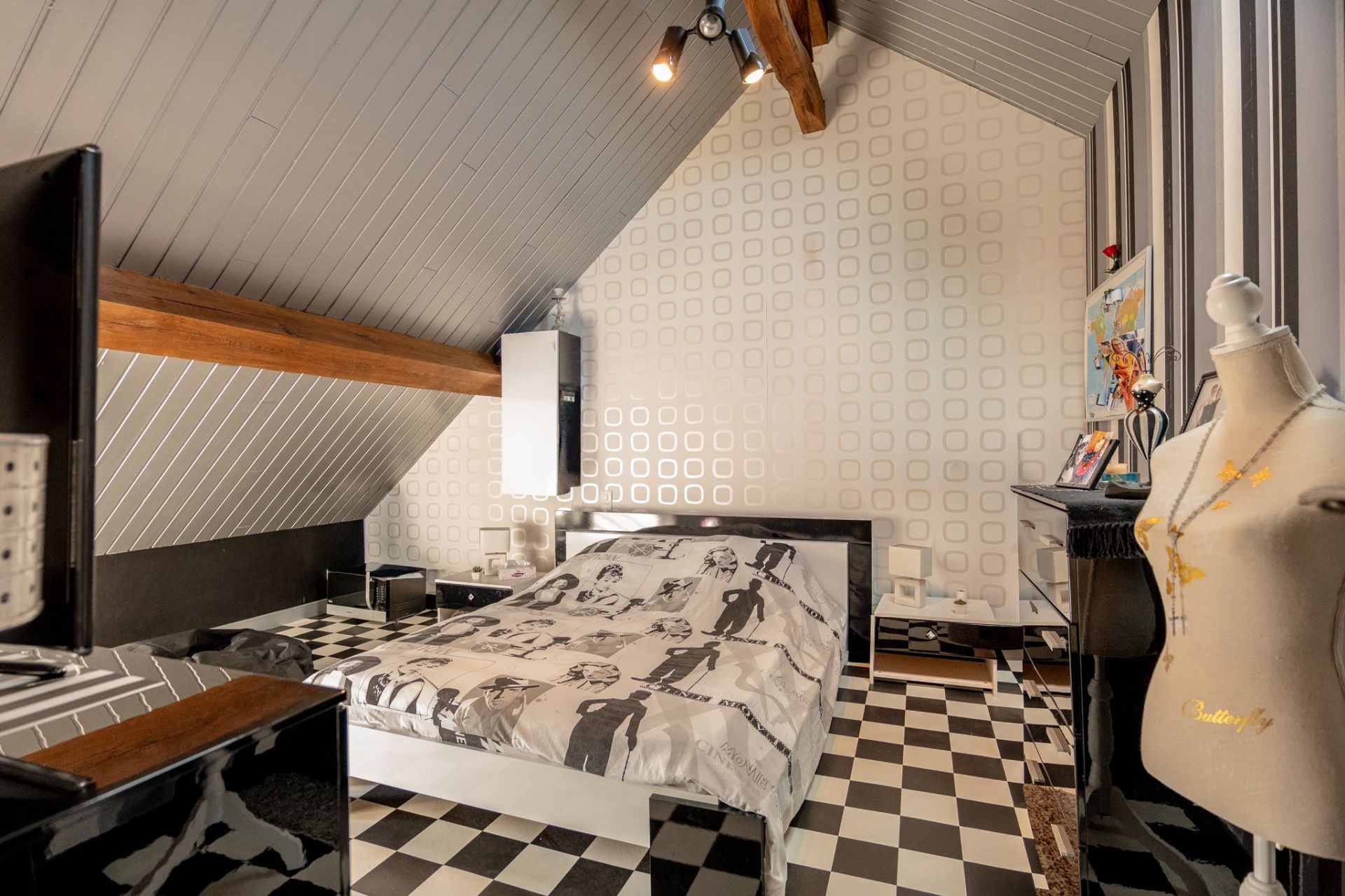 townhouse 8 rooms for sale on ROMORANTIN LANTHENAY (41200)