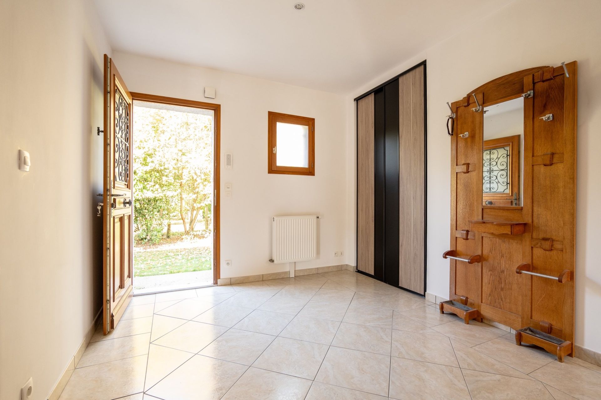 contemporary house 10 rooms for sale on LISLE (41100)