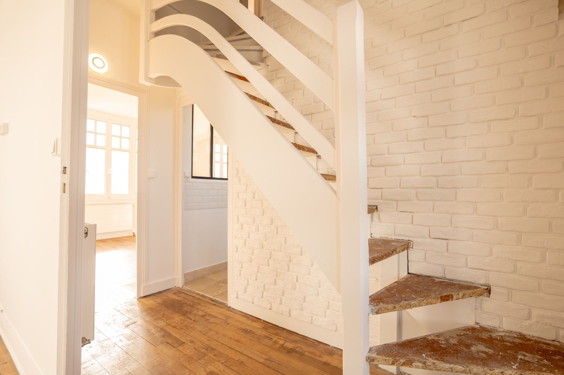 townhouse 7 rooms for sale on BLOIS (41000)