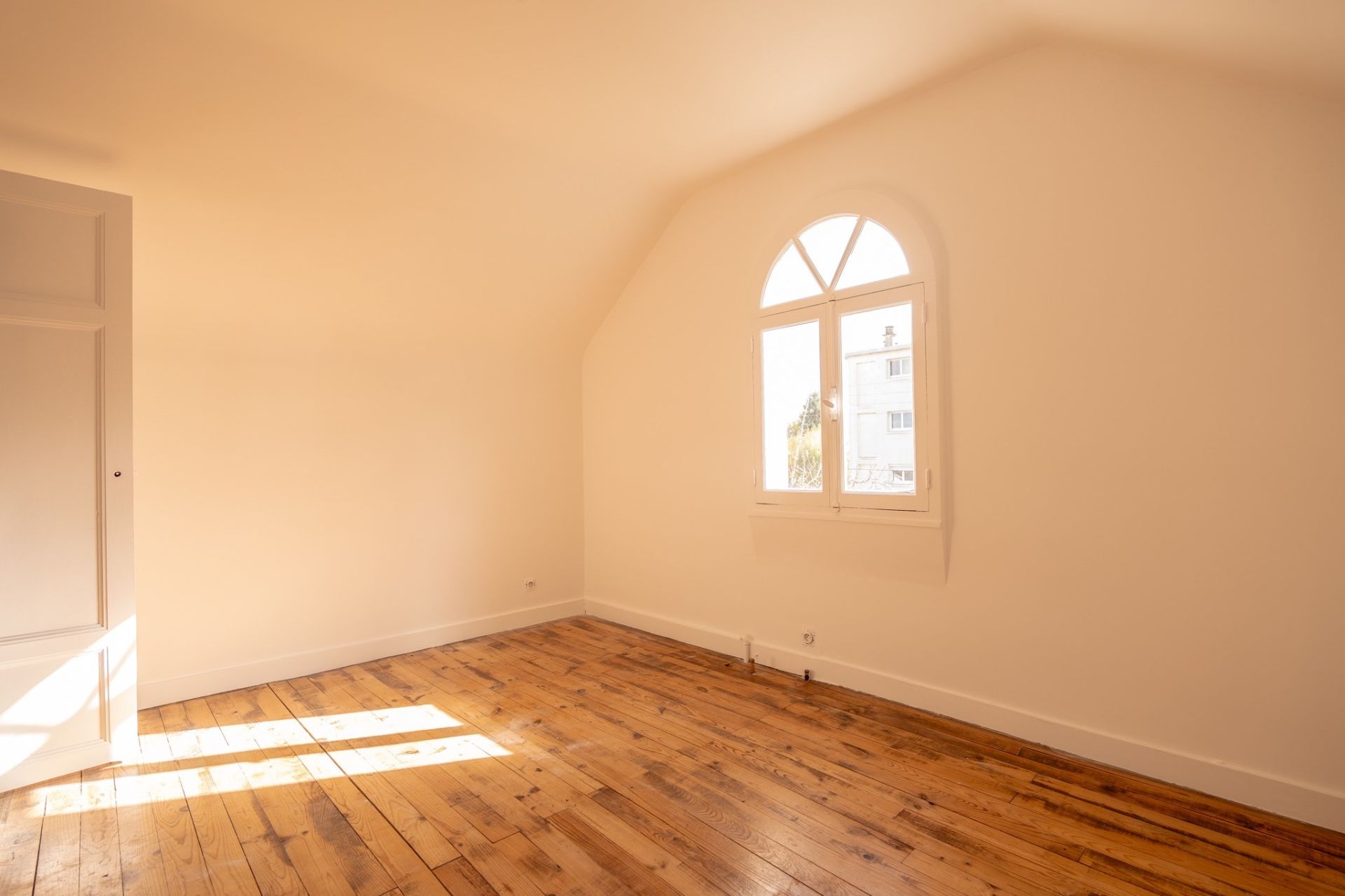 townhouse 7 rooms for sale on BLOIS (41000)