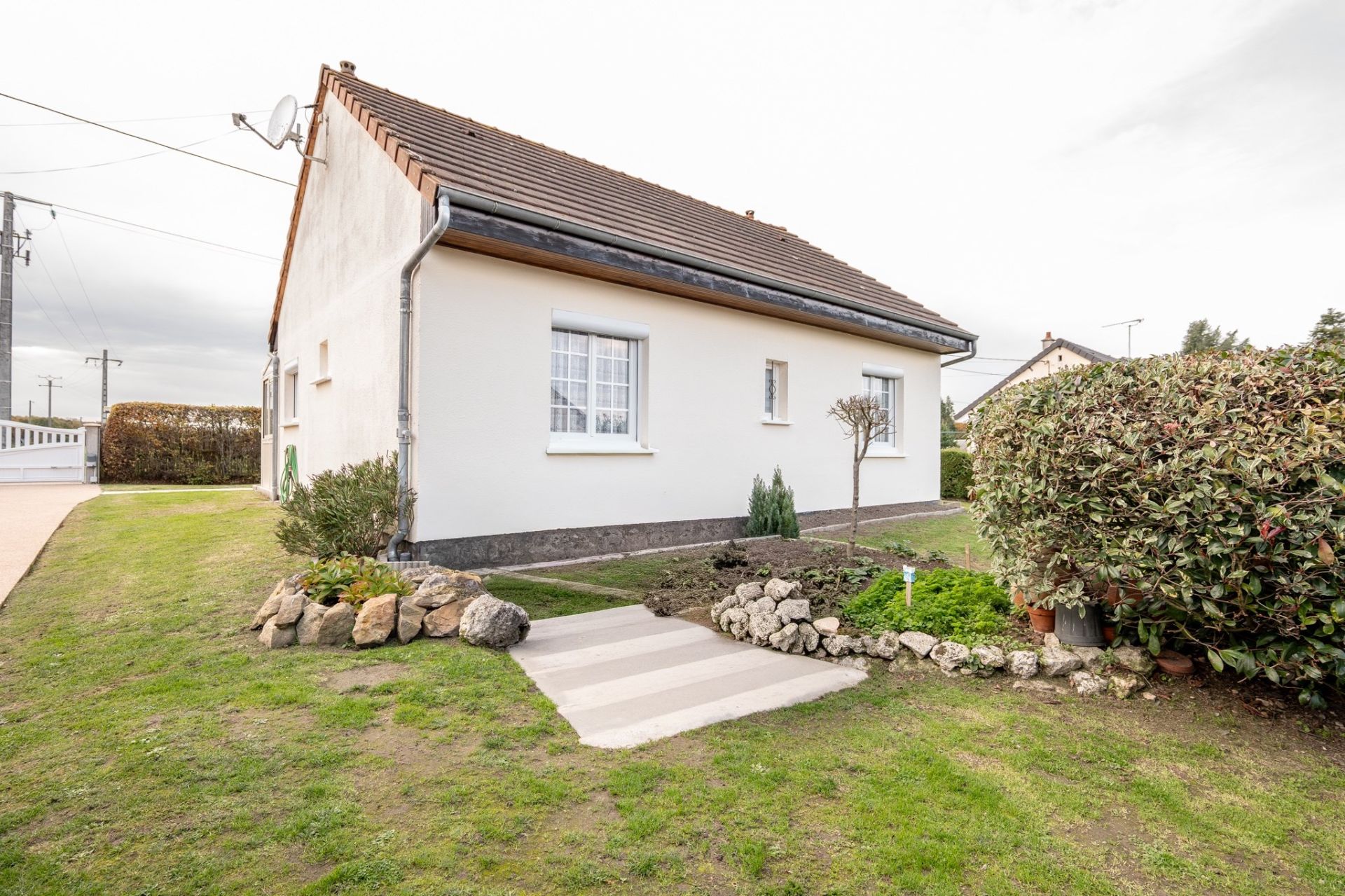 contemporary house 4 rooms for sale on MEUSNES (41130)