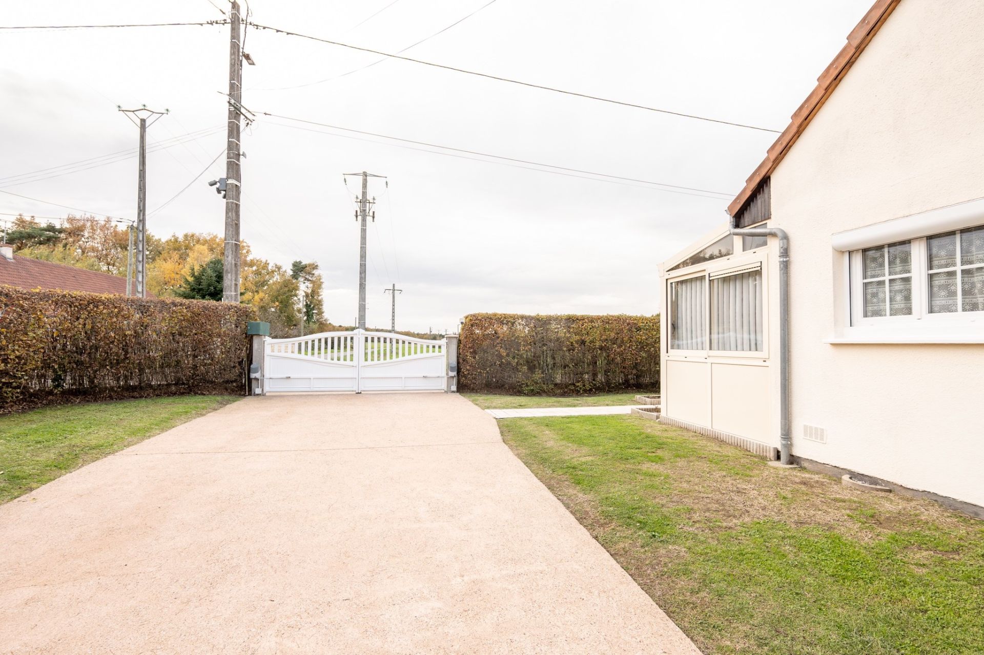 contemporary house 4 rooms for sale on MEUSNES (41130)