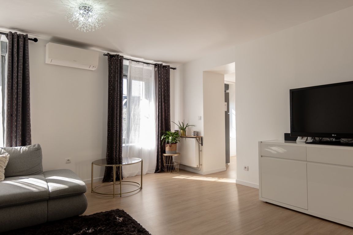 townhouse 8 rooms for sale on BLOIS (41000) - See details