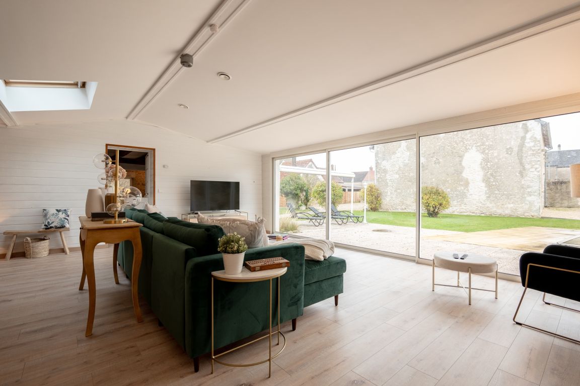 long house 6 rooms for sale on LA CHAPELLE ST MARTIN EN PLAINE (41500) - See details