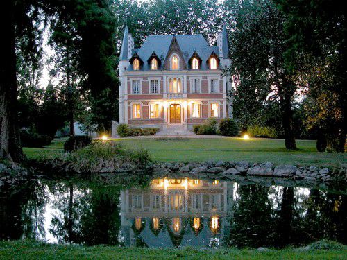 A Royal Unique Place : The Loire Valley