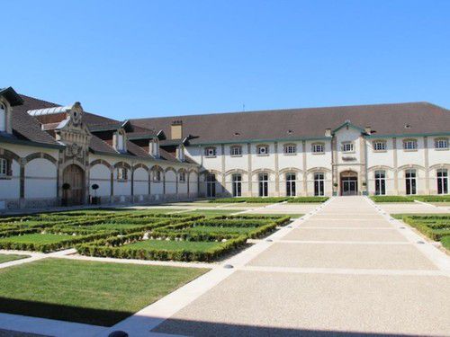 Agence immobilière de prestige charme luxe à reims soissons épernay propriétés champagne vignoble cathédrale appartement maison biens caves cuvée spéciale