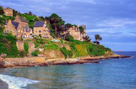 Luxury real estate agency luxury charm France and Abroad